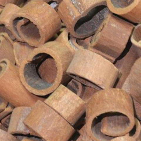 Round Cut Cinnamon removed skin with 2-4% oil-content